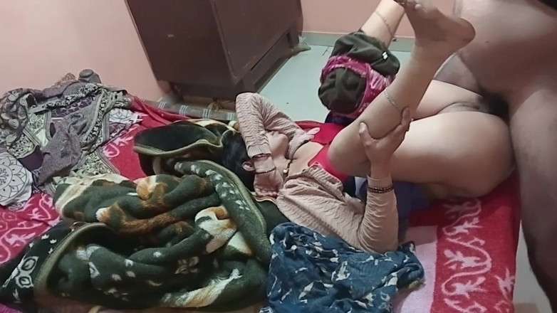 Janvibhabhii: 인도 핫한 소녀와 그녀의 남친은 부모 뒤에서 섹스 관계를 맺어