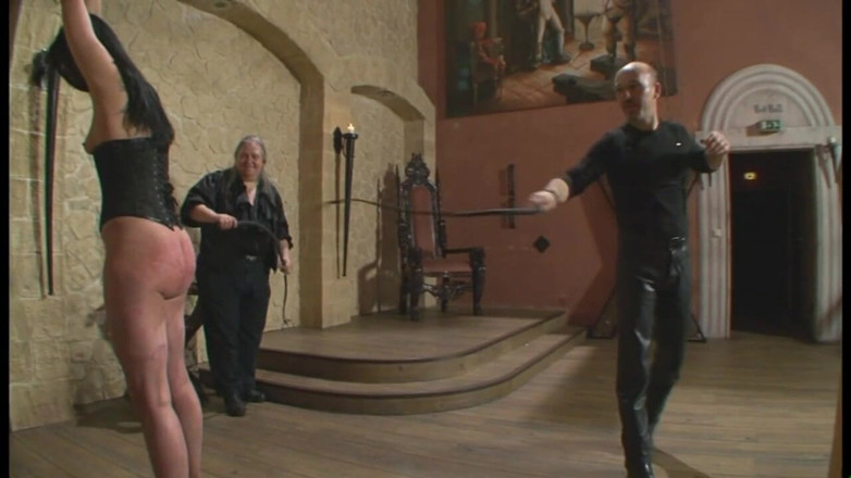 Absolute BDSM films - The original: Passare il tempo a frustare dominando