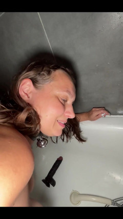 Crypto Mommy: 誰が私の尻で遊びたい?