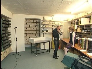 Lucky Cooch: Blonde schat zuigt pik als pro