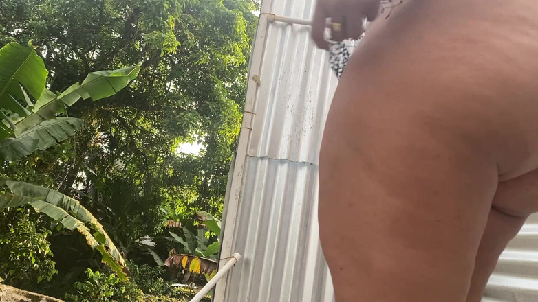 Katrina4deluxe: Merakam Sensualiti Di Atas Meja Bertukar Di Luar