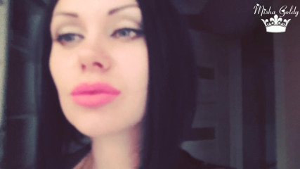 Goddess Misha Goldy: Neon pink lipstick