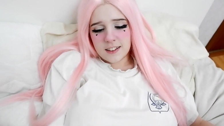 BubbleGum: Linda geme durante sexo anal