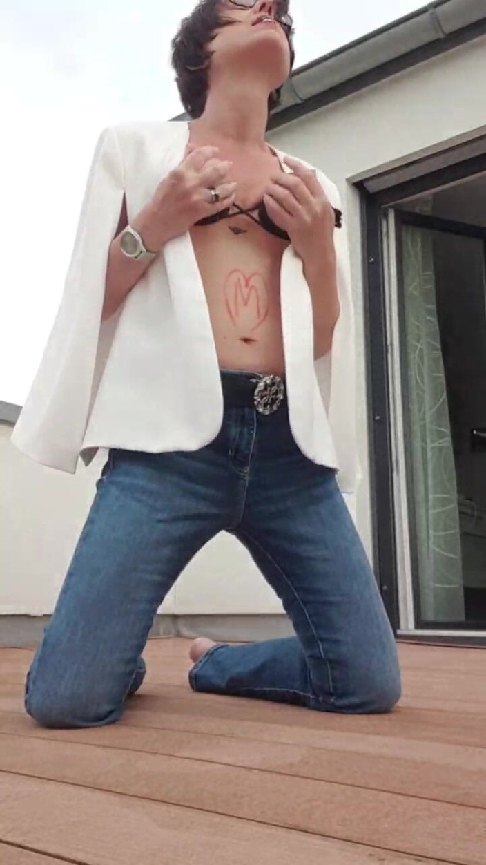 JulieEroticDress: ジーンズのスクワート