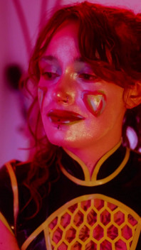 Vreugde van de clown interview Latex femdom kietelen en speelse controle