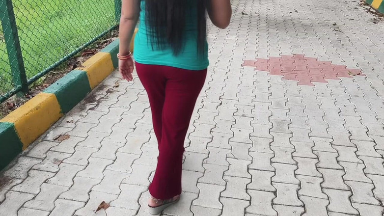Sona bhabhi: Odia Desi fru njuter av sin pojkvän i parken