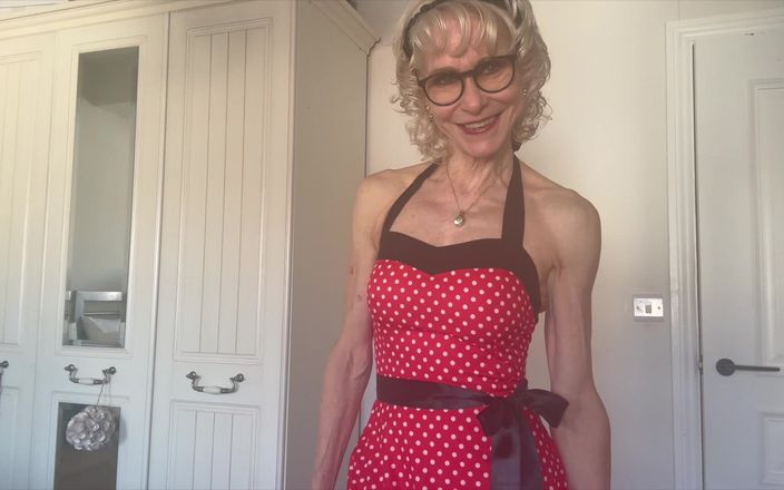 Deeliteful Jacy: Senhora elegante em vermelho