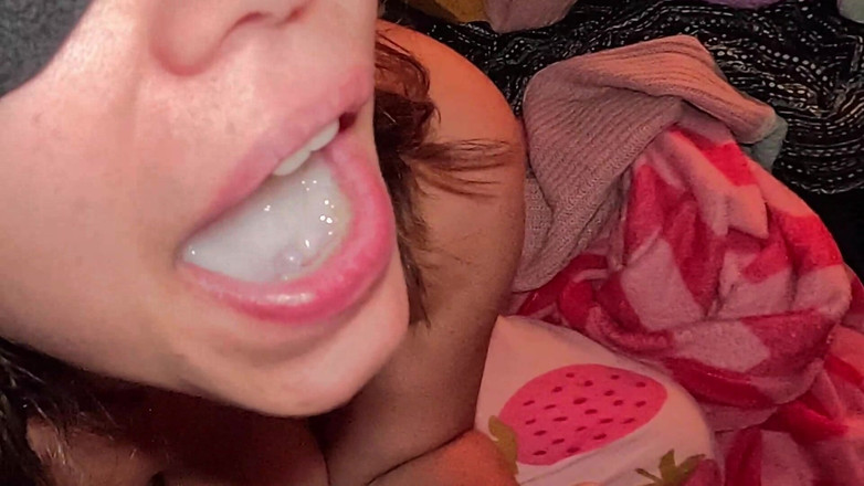 Chu-Chubi: Närbild cumshot och svälja sperma