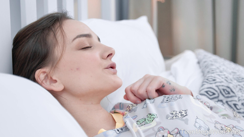 Teen Mega World: Unavený? Získejte orgasmus!