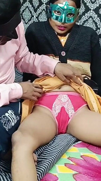 ภับหีเรียกน้องเขยมาที่ห้องเย็ดตอนสามีไม่อยู่ ภับหีเย็ดกับน้องเขย