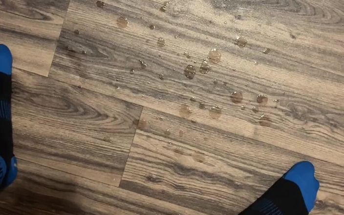 Johnny69227: I ragazzi su grindr mi hanno fatto eccitare- masturbazione, sega,...