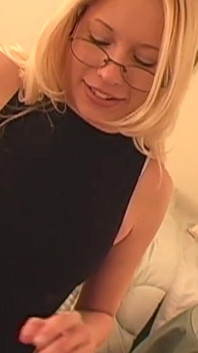 Morgan March & Simon Synister Sanpan Handjob Facial