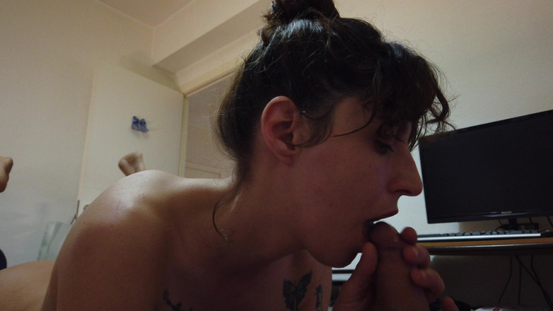 Akasha7: POVフェラチオ、彼の繭の中で美味しい舌遊び