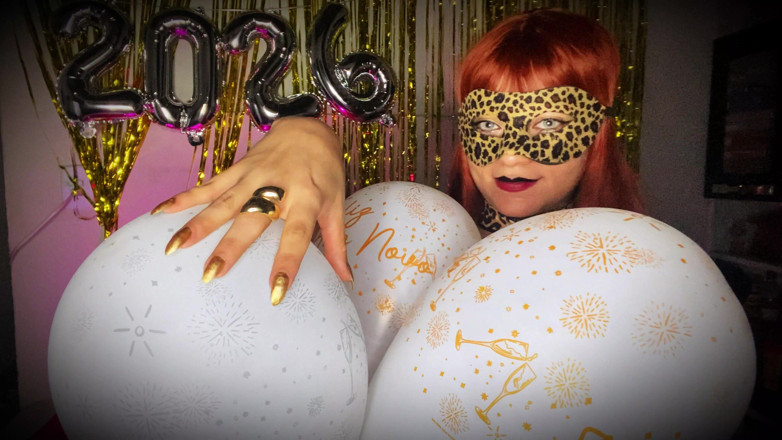 Goddess Li: Felina yeni yıl balonlarını patlatıyor! (4k)