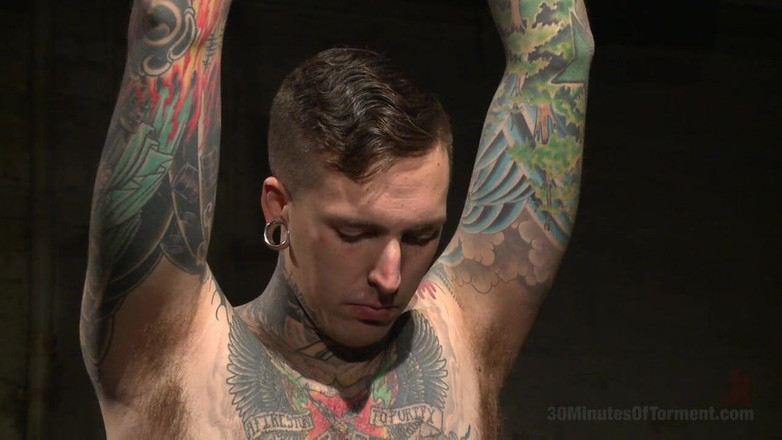 30 Minutes of Torment: Pro Dom Ruckus neemt de 30 pond flogger