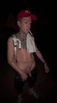 Harry_jen | Sexy Guy Smokes and Pisses