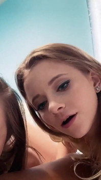 Girlsway - sexy Alex Coal zkouší lesbický sex nejprve se svou novou manipulativní terapeutkou Alix Lynx