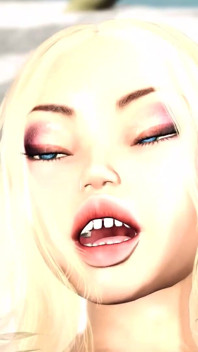 Une blonde excitée super sexy se fait baiser par une grosse bite noire sur l'île déserte