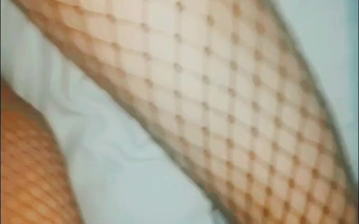 Ladyboy Karl: Nana Use Dildo