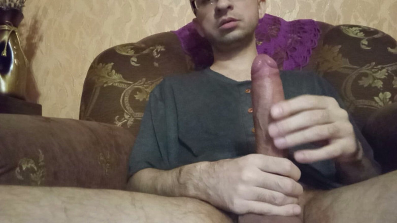 Alex Metallov: Sunt excitată și îmi place să-mi masturbez pula mare și tare