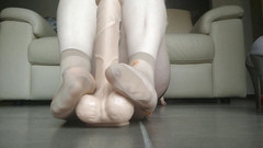 RavenBigAss: Nylonowe skarpetki: eleganckie i seksowne na małych młodych stopach, nie...