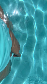 Tuve Un Orgasmo En La Piscina Al Aire Libre