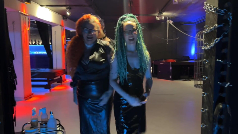 Domina Dark: Girls Pumping Cock