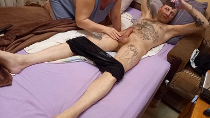Zona901: After the pump, the mother-in-law jerks off my cock