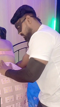 Husband Ke Ghar Na Aane Par Step-mom Apne Wafadar Naukar Se Chudi