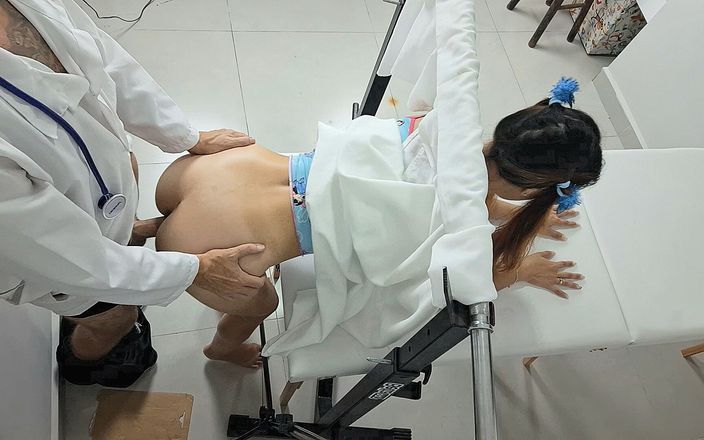 FannySquirting: Frauenarzt verliert Handy und leckt videos von seinen Patienten