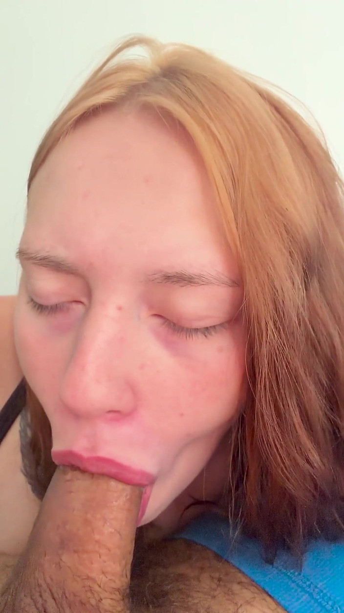 Candyxxxcrusher: Ensamstående mamma suger min kuk och visar sina stora tuttar!