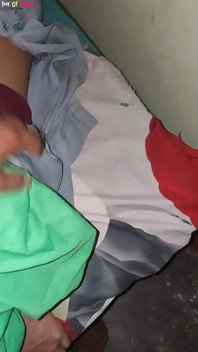 Desi Indisch dorpsmeisje eerste keer xxx video. in Magahi-taal