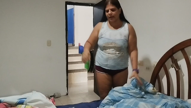 Adribella69: Abang ipar datang untuk mengisi saya dengan susu semasa suami...