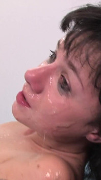 Trista byla připravená a ochotná na své první šukání do krku