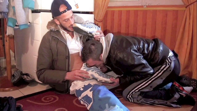 Sneaker Sex Kinky: Amateur sekstape met Picwik en een sneakerjongen