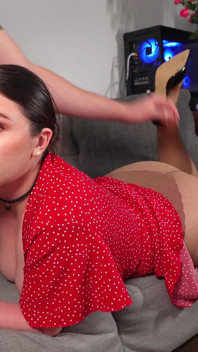 Diep in de keel en klaarkomen in de mond op livestream