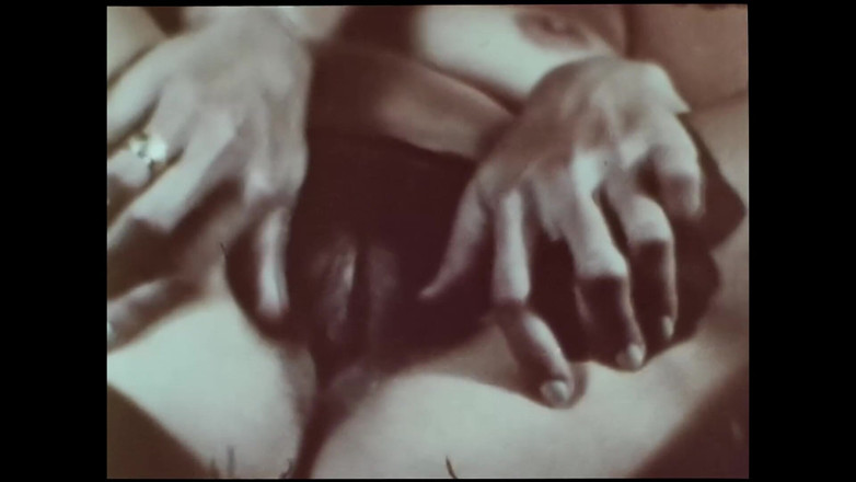 Close Encounter Vintage: Teatru porno retro erotic - brunetă divină