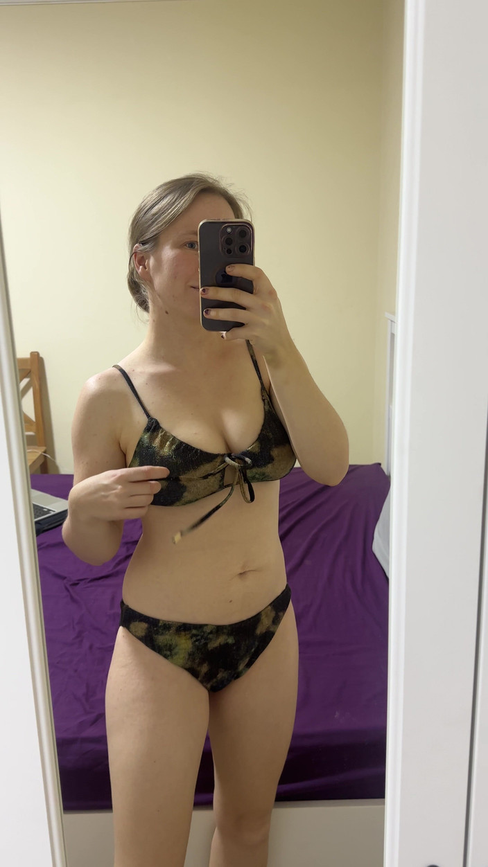 SweetLucy96: Het tonåring i bikini