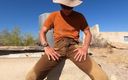 Golden Adventures: Mijando nas calças de trabalho no deserto