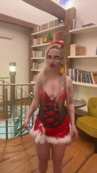 FinDom Goaldigger: Offrar till gudinnan