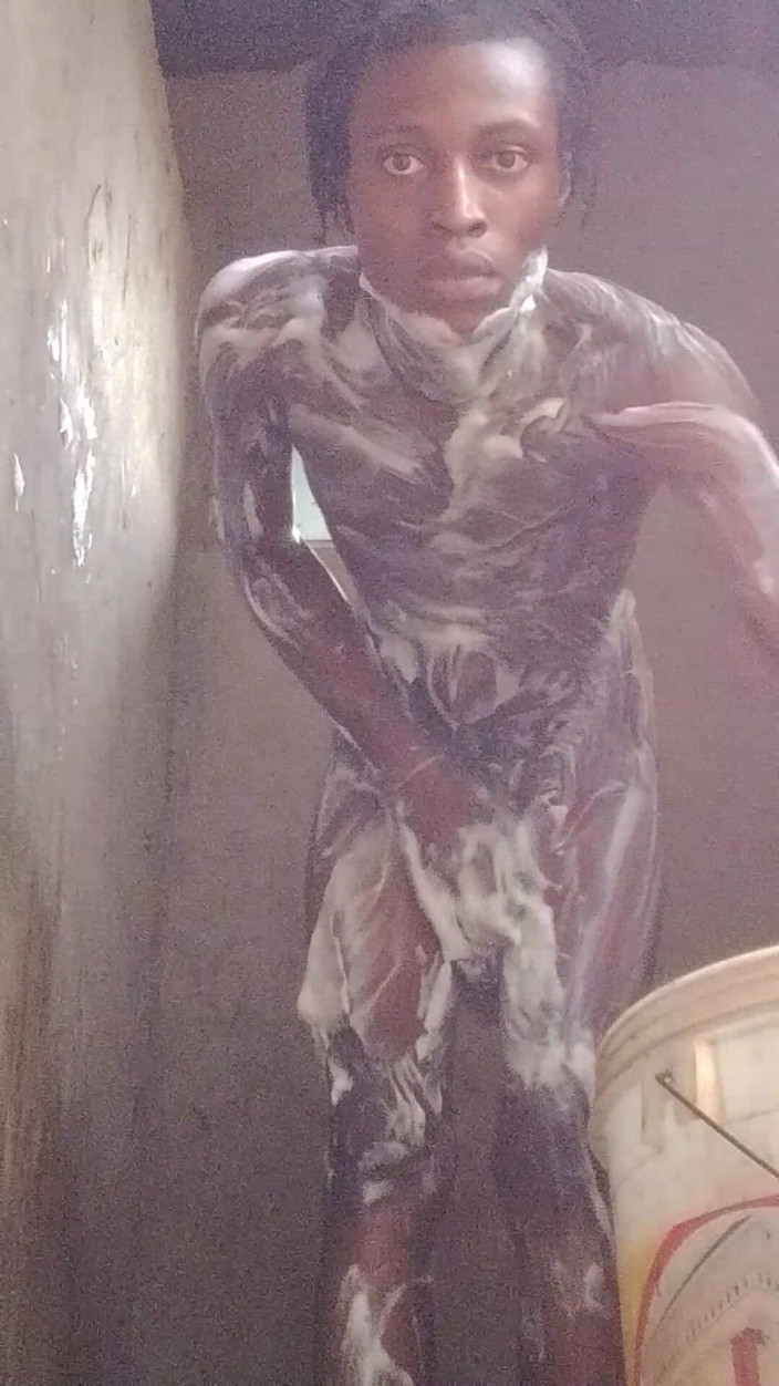 Blacksexy: Tomando banho sozinha