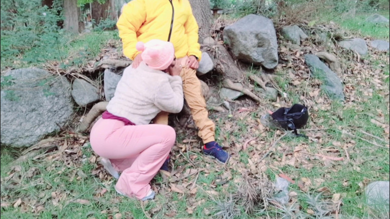Lady: Wielkie piersi, dupa milf ssanie zboczonego starca kutasa i biorąc...