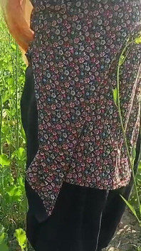 Làng Desi Bhabhi đụ trong cánh đồng mù tạt theo kiểu chó. Tình dục ngoài trời Desi Bhabhi với Dewar