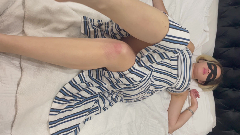 FlirtynDirty: Maskovaná Veronica mu ukradne mléko
