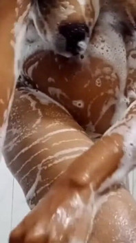 Gadis remaja desi selalu membutuhkan seks yang keras
