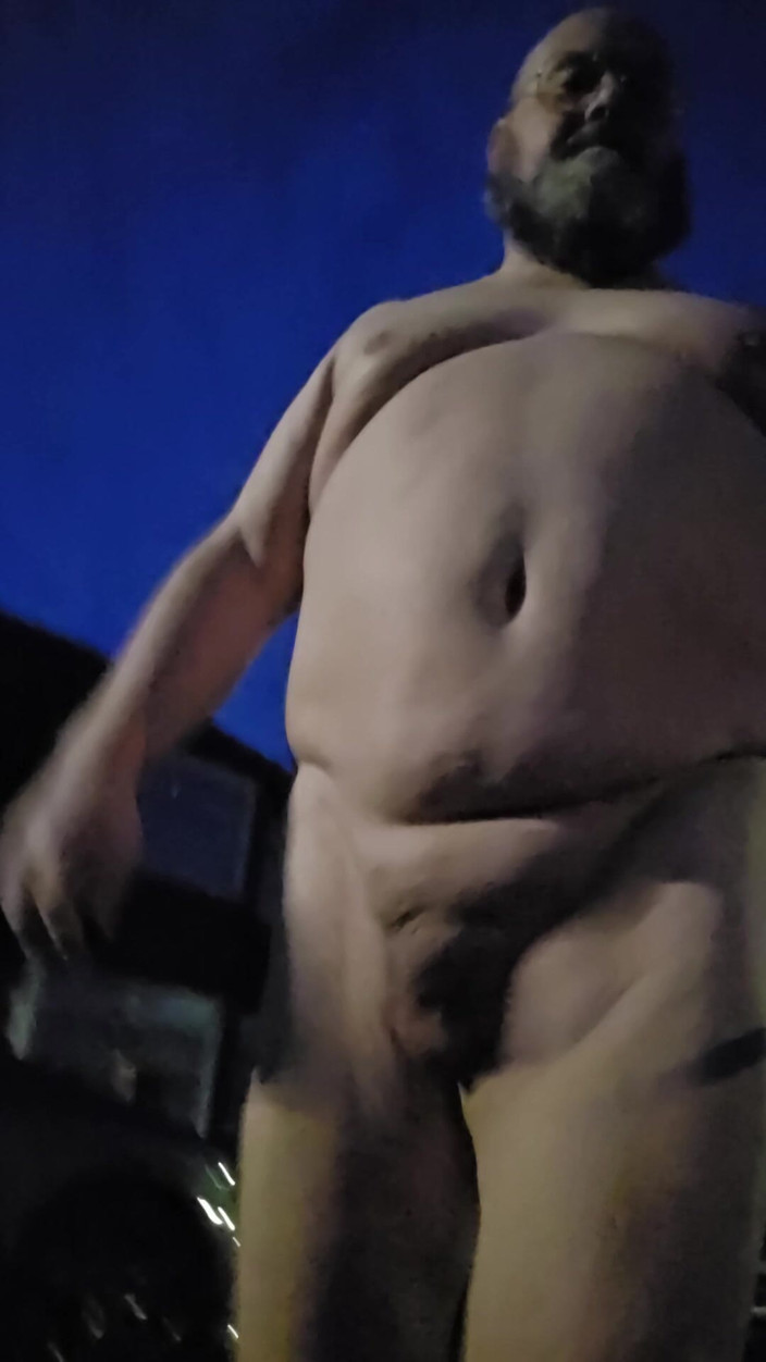 big_davec: Nude Walk Around the Neighborhood