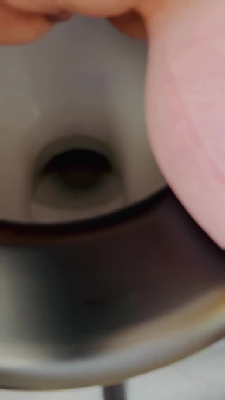 DouceLuxure: Come Watch Me Pee