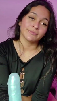 Estoy Siemndo Uan Sumisa Para Ti, Petite Quiere Ser Follada