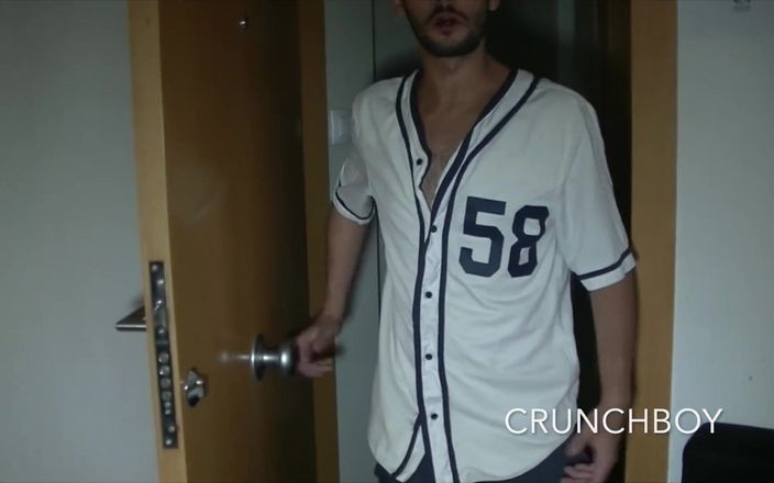 BAREBACK COMMUNITY: La mia amica jordan viene scopata da un grosso cazzo...