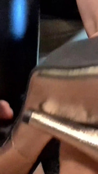Niemiecka MILF Kira Foot And Shoe Fuck